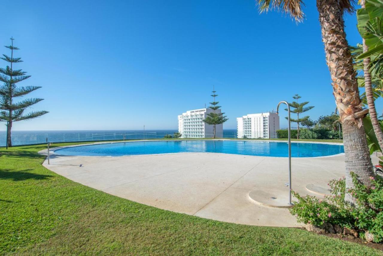 Beach And Pool Holidays At The Grand Coloso Appartement Benalmádena Buitenkant foto