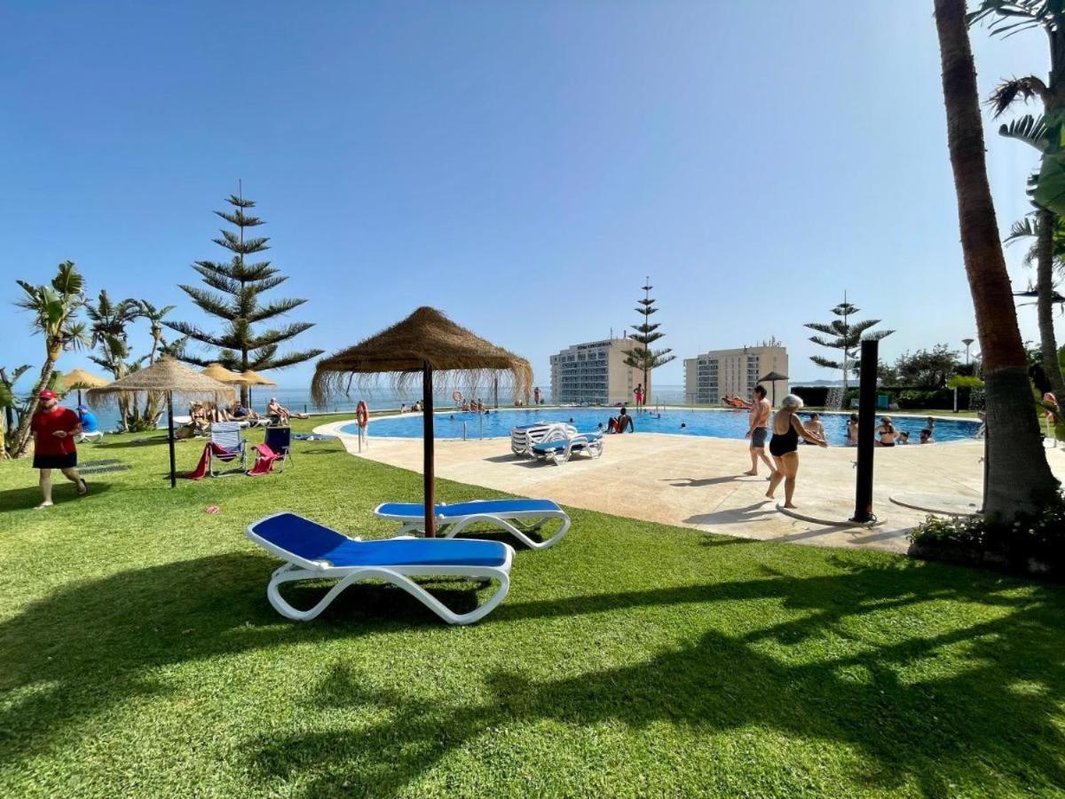 Beach And Pool Holidays At The Grand Coloso Appartement Benalmádena Buitenkant foto