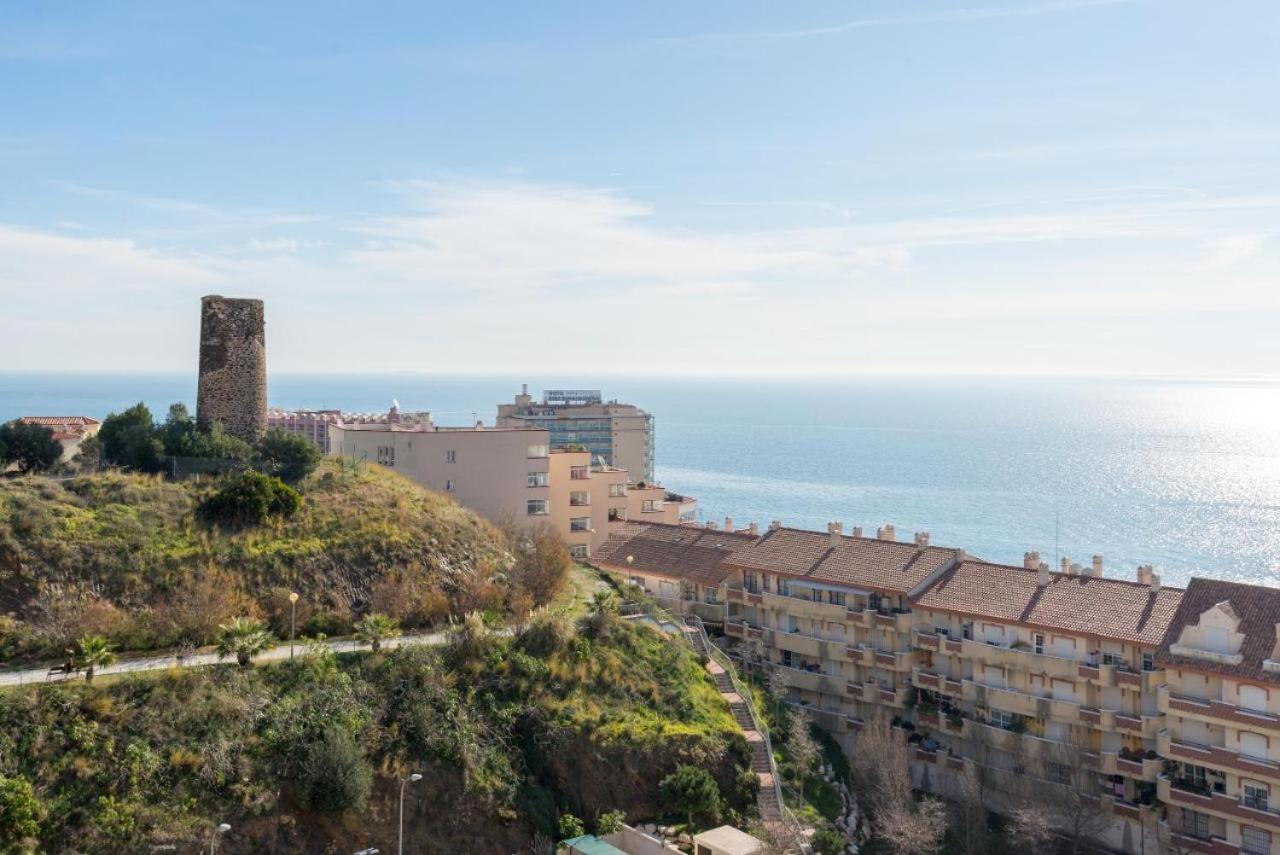 Beach And Pool Holidays At The Grand Coloso Appartement Benalmádena Buitenkant foto